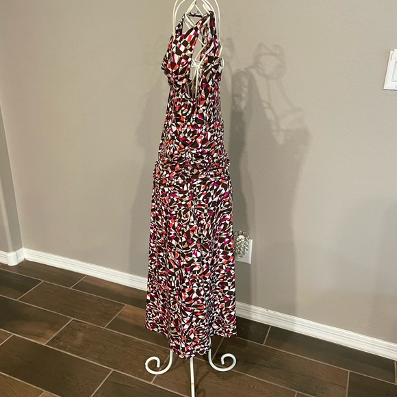 This dress is designed with pink brown beige - Picture 2 of 3